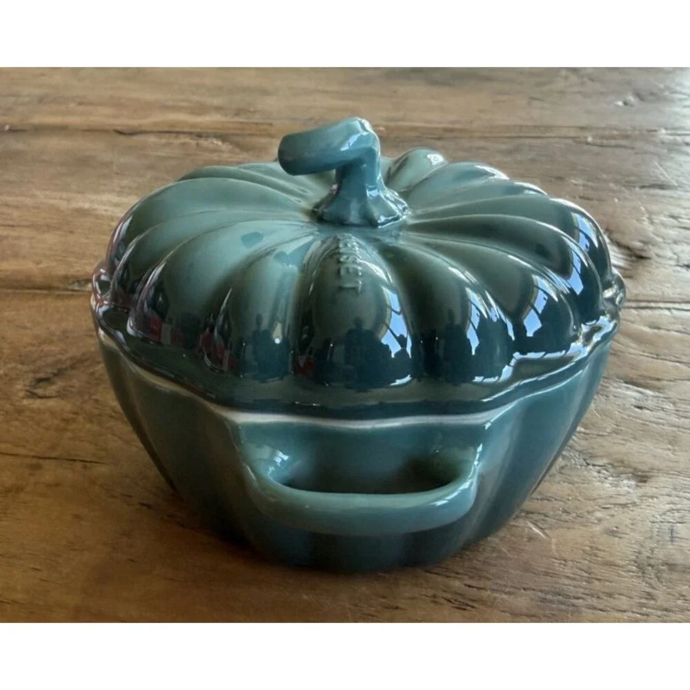 Le Creuset Stoneware Figural Pumpkin Mini Cocotte 12 oz Artichaut Green NEW NIB